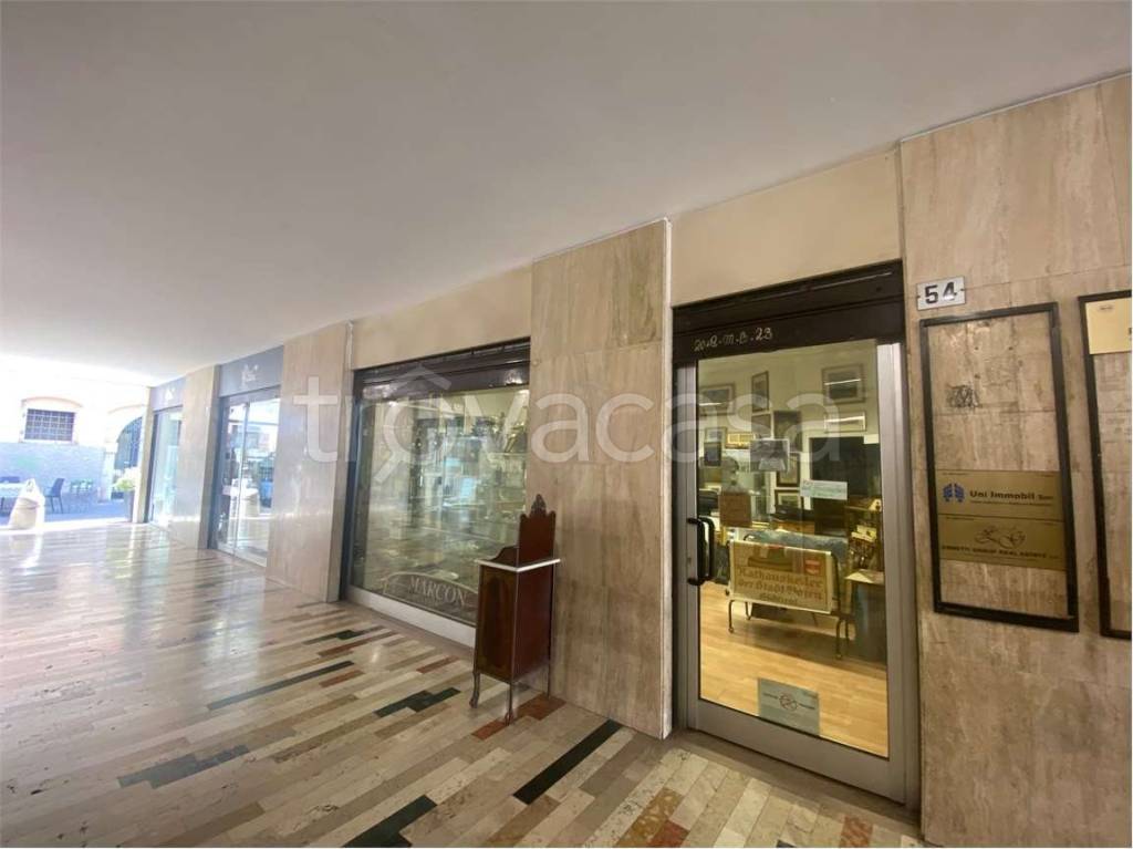 negozio in affitto a Trento in zona Centro Storico