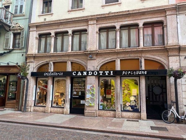negozio in affitto a Trento in zona Centro Storico