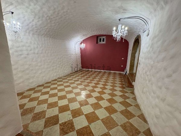 negozio in affitto a Trento in zona Centro Storico