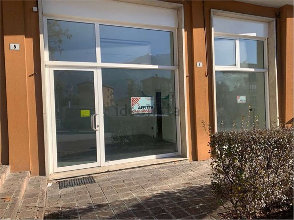 locale commerciale in affitto a Trento