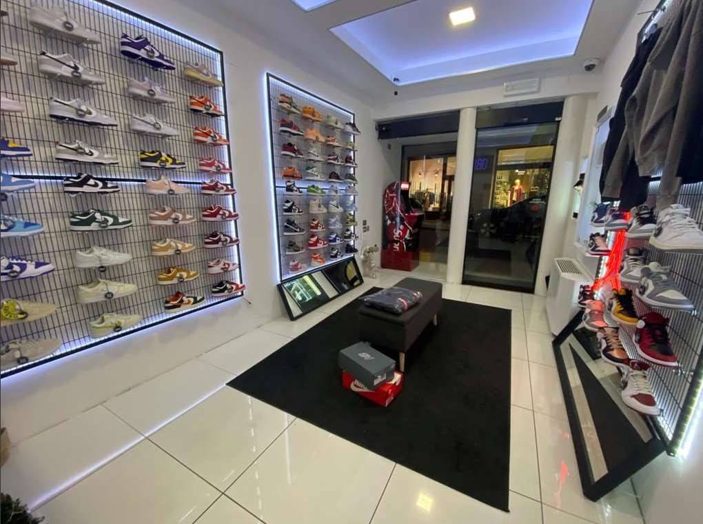 negozio in affitto a Trento