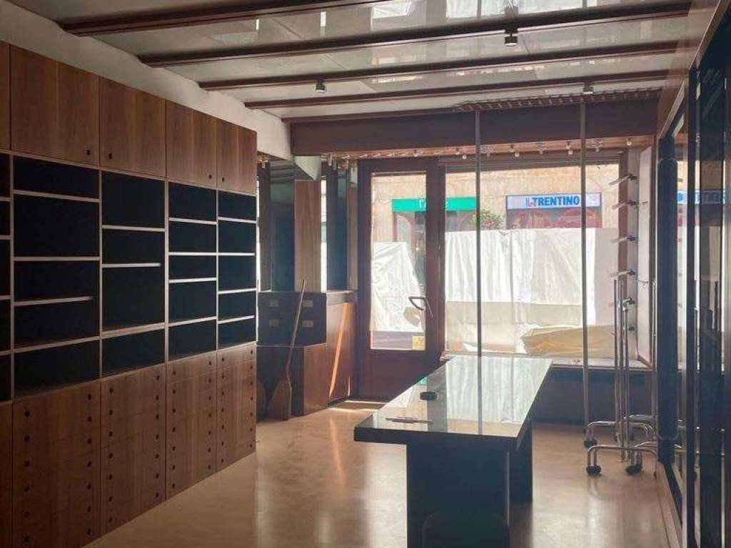 negozio in affitto a Trento in zona Centro Storico