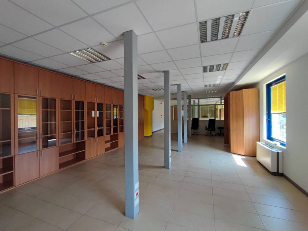 locale commerciale in affitto ad Affi