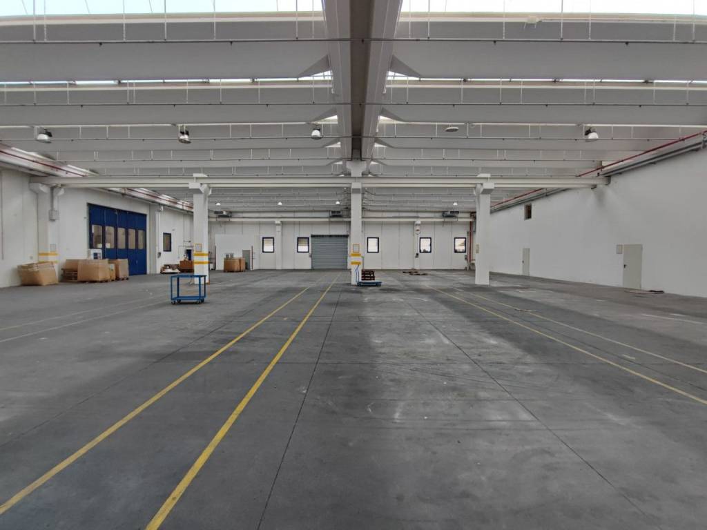 locale commerciale in affitto ad Affi