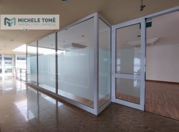 ufficio in affitto ad Affi