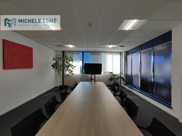 ufficio in affitto ad Affi