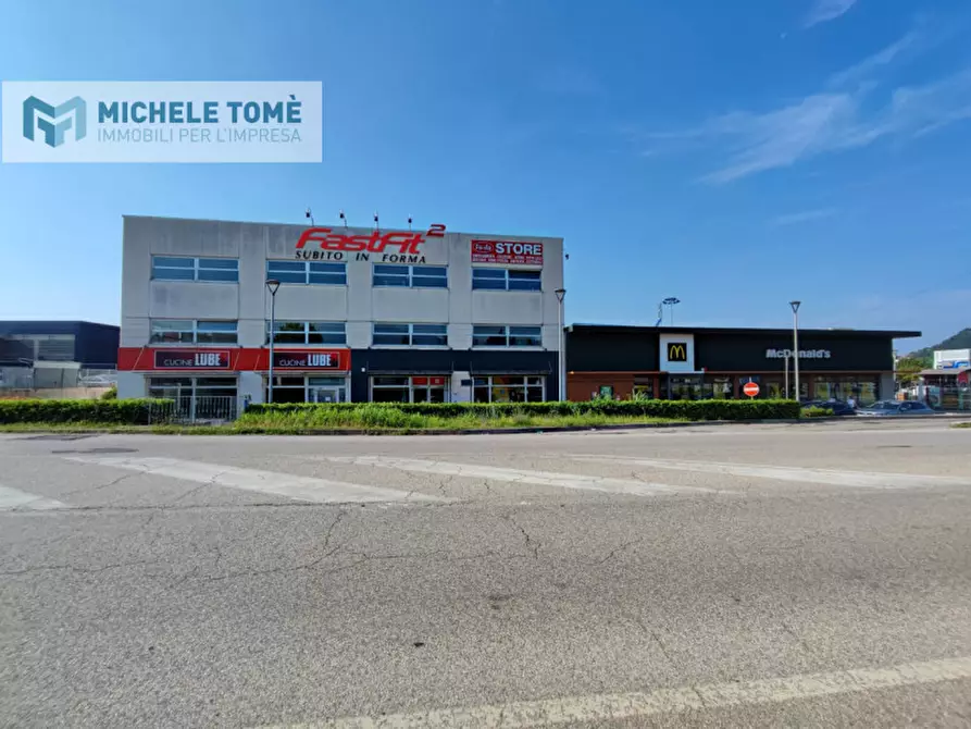 negozio in affitto ad Affi