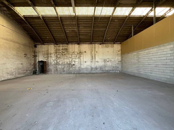 locale commerciale in affitto ad Albaredo d'Adige