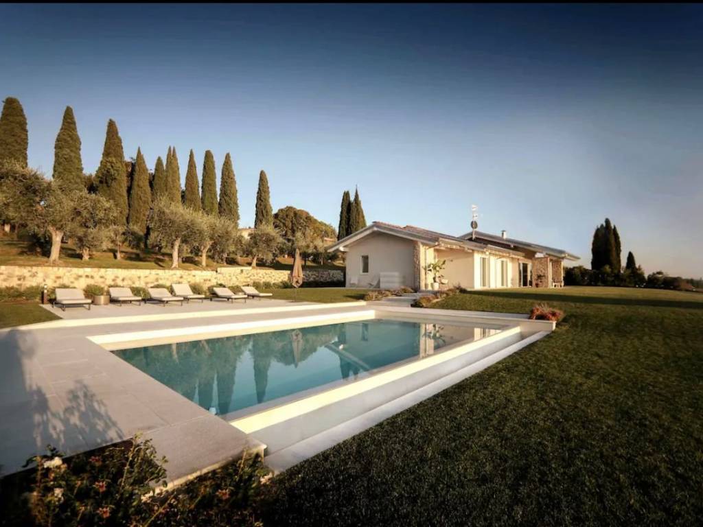 casa indipendente in affitto a Bardolino