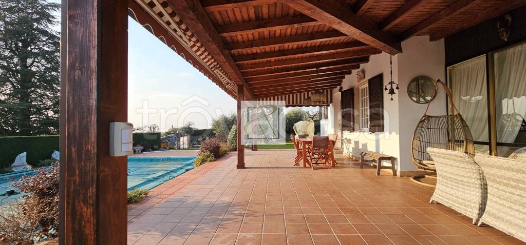 casa indipendente in affitto a Bardolino