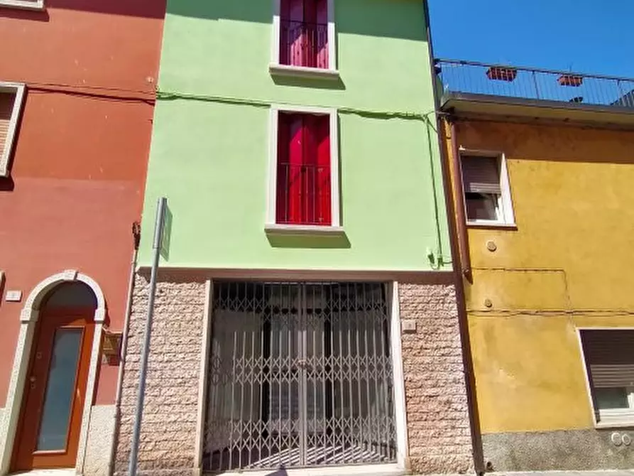 negozio in affitto a Bardolino in zona Calmasino