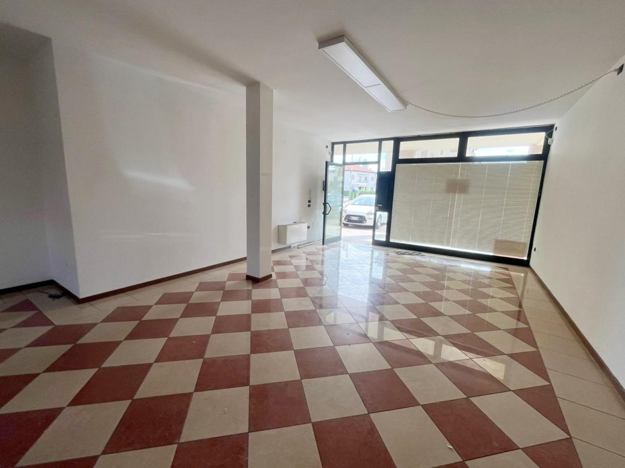 locale commerciale in affitto a Belfiore