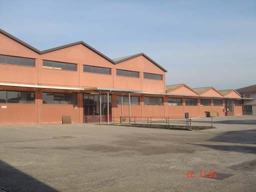 locale commerciale in affitto a Bovolone