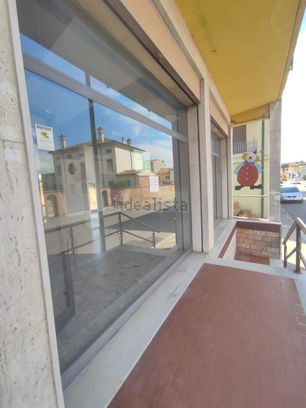 ufficio in affitto a Bovolone in zona Villa Fontana