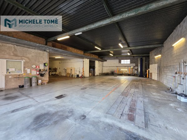 locale commerciale in affitto a Brentino Belluno in zona Rivalta