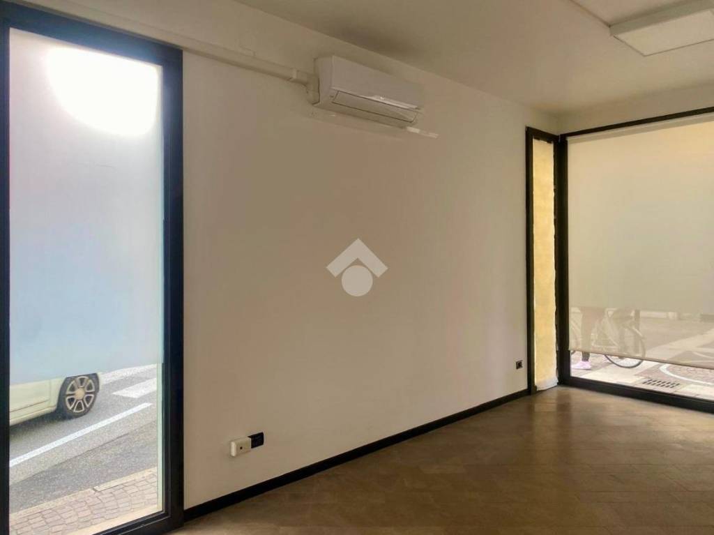 negozio in affitto a Bussolengo