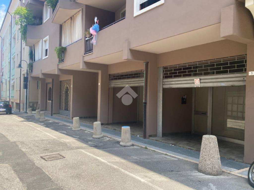 negozio in affitto a Bussolengo