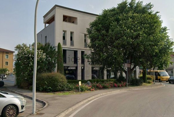 negozio in affitto a Bussolengo