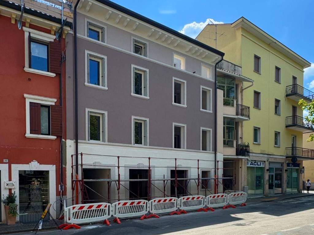 negozio in affitto a Bussolengo