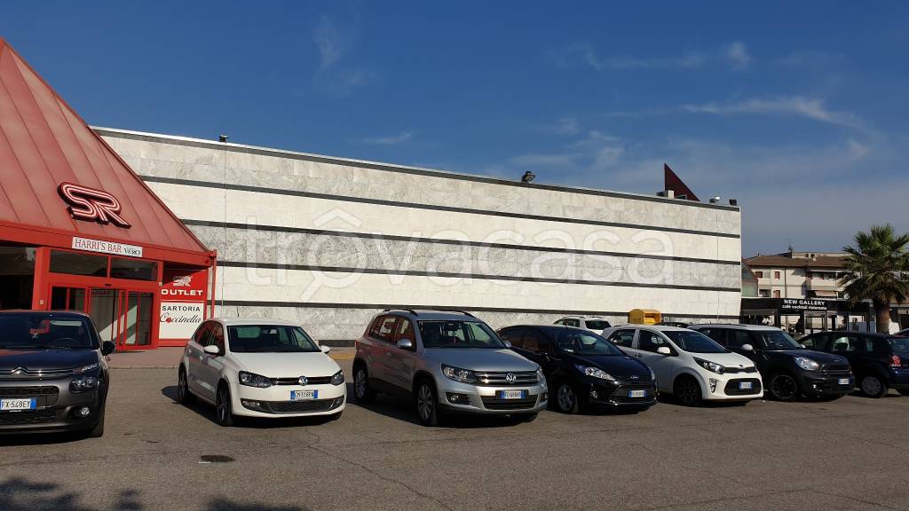 negozio in affitto a Bussolengo