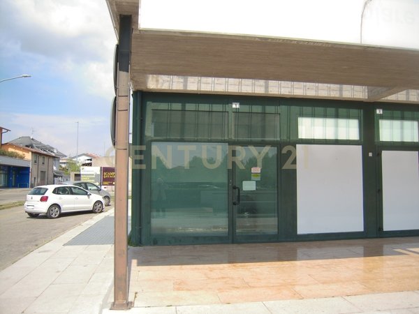 locale commerciale in affitto a Bussolengo