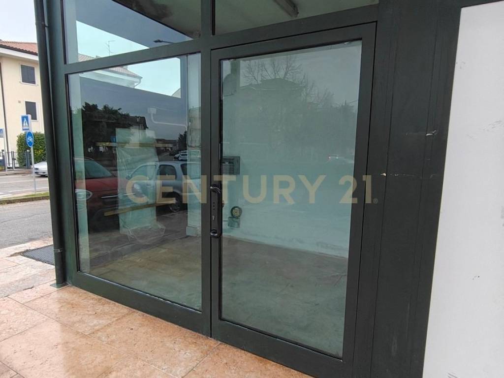 negozio in affitto a Bussolengo