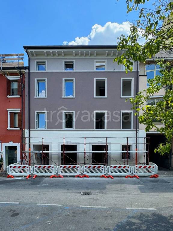 appartamento in affitto a Bussolengo