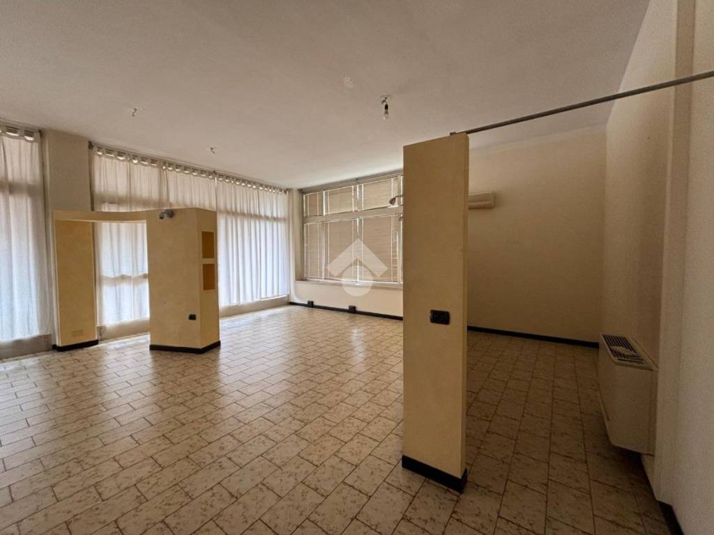 negozio in affitto a Bussolengo