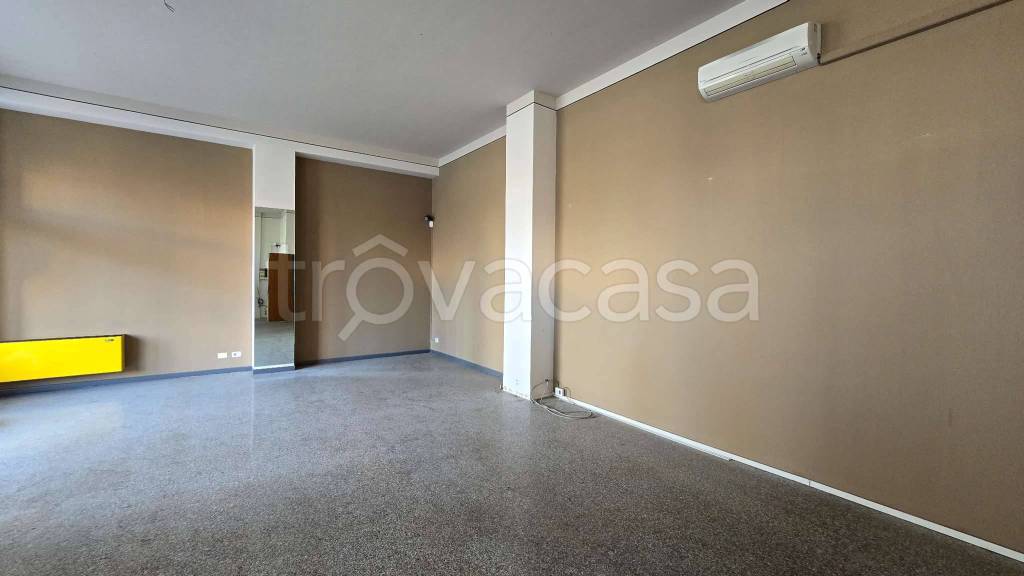 negozio in affitto a Bussolengo