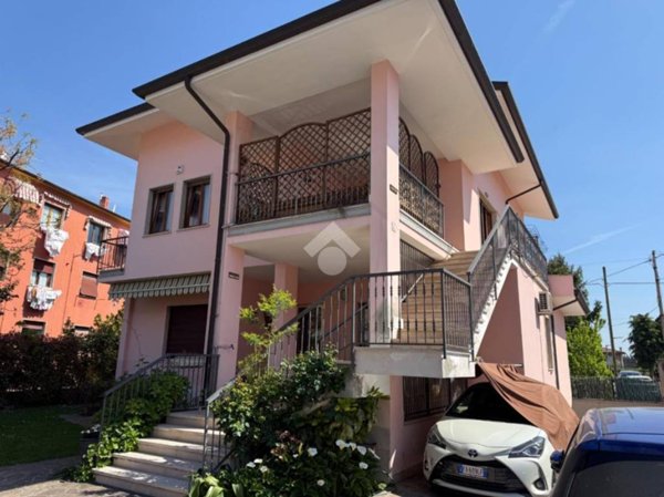 appartamento in affitto a Bussolengo