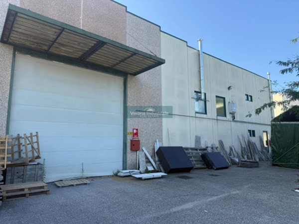 capannone in affitto a Caprino Veronese