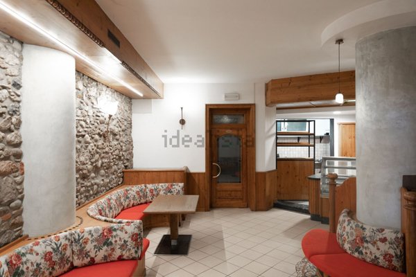 locale commerciale in affitto a Caprino Veronese