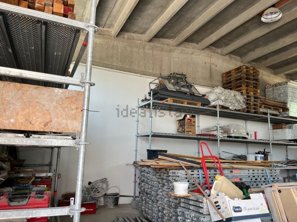 ufficio in affitto a Castel d'Azzano in zona Beccacivetta