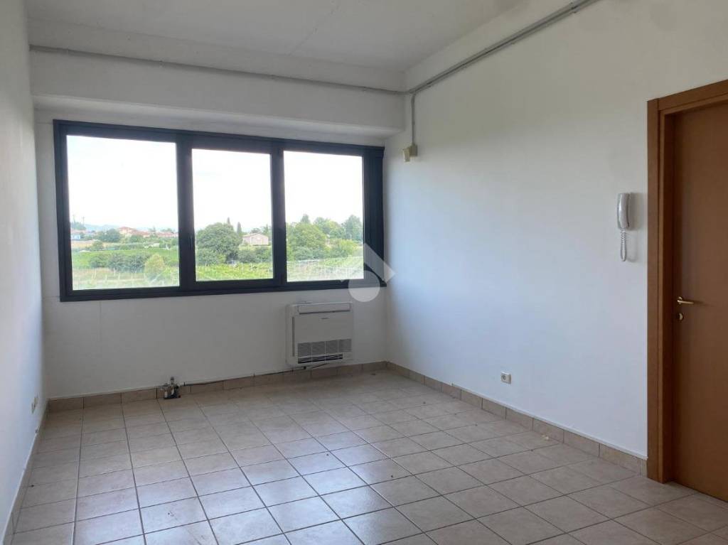 ufficio in affitto a Castelnuovo del Garda