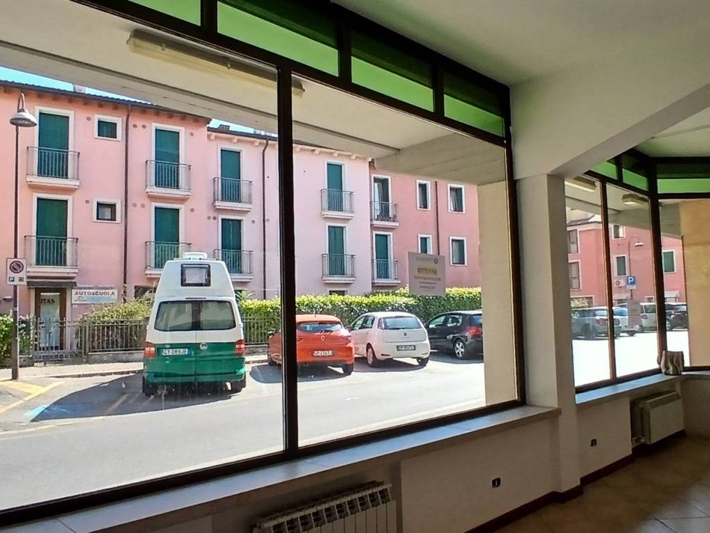 negozio in affitto a Castelnuovo del Garda