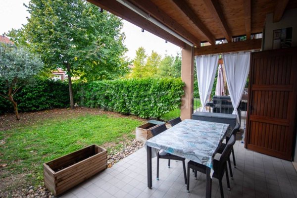 appartamento in affitto a Castelnuovo del Garda in zona Sandrà