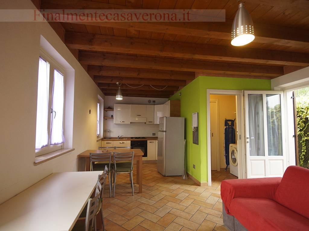 appartamento in affitto a Castelnuovo del Garda in zona Sandrà