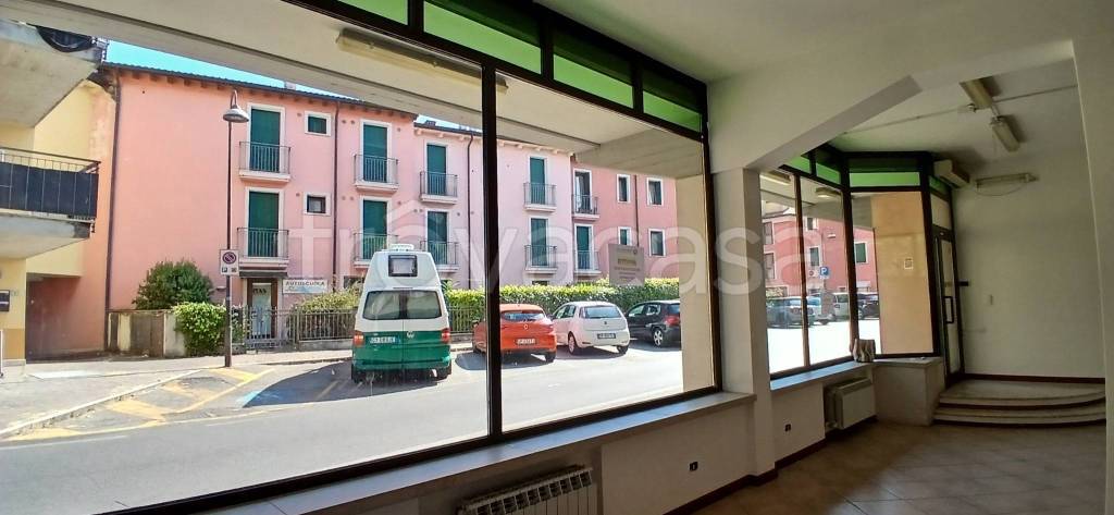negozio in affitto a Castelnuovo del Garda
