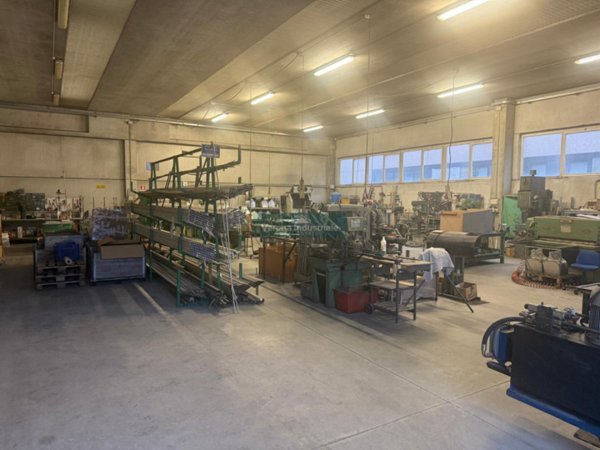 capannone in affitto a Castelnuovo del Garda