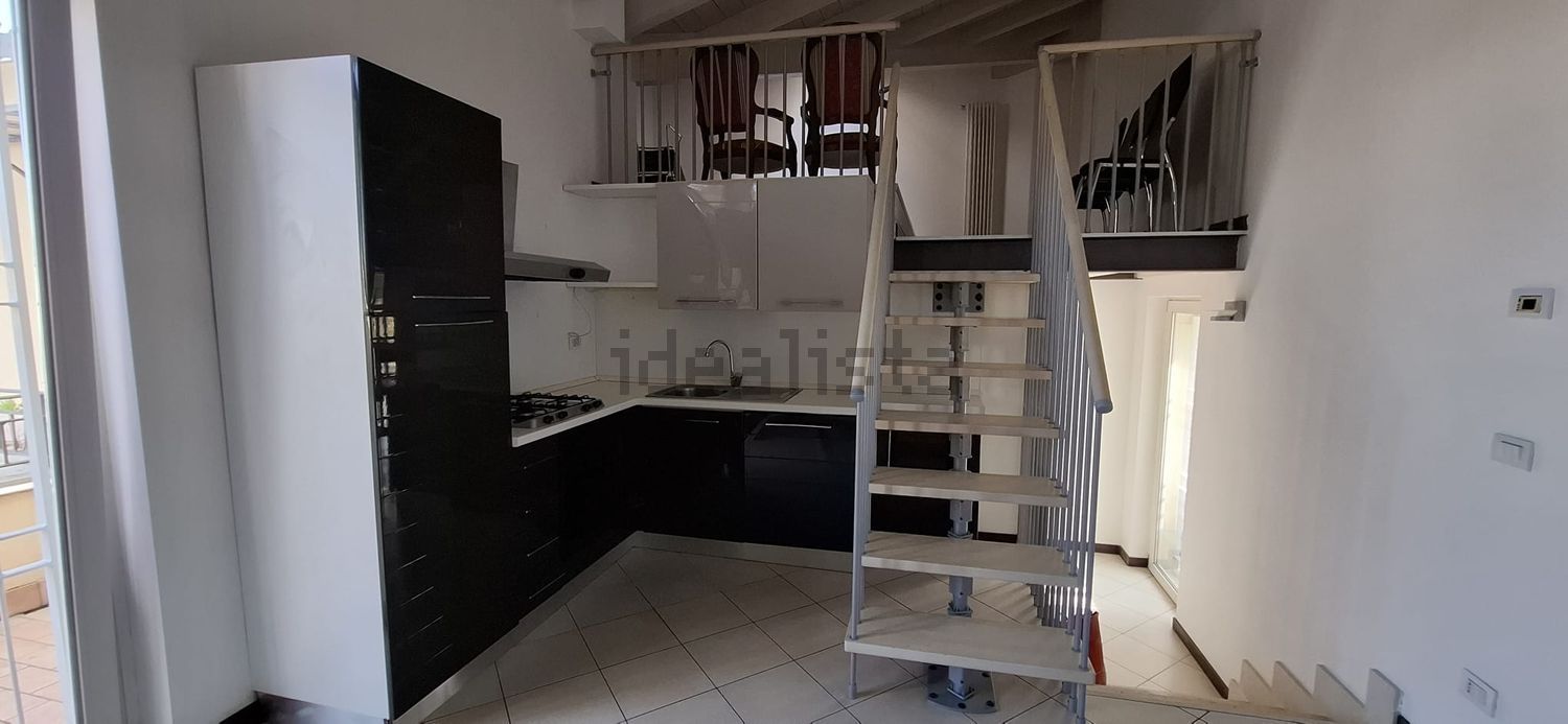 appartamento in affitto a Castelnuovo del Garda in zona Sandrà