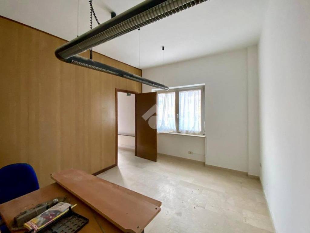 ufficio in affitto a Cavaion Veronese in zona Sega