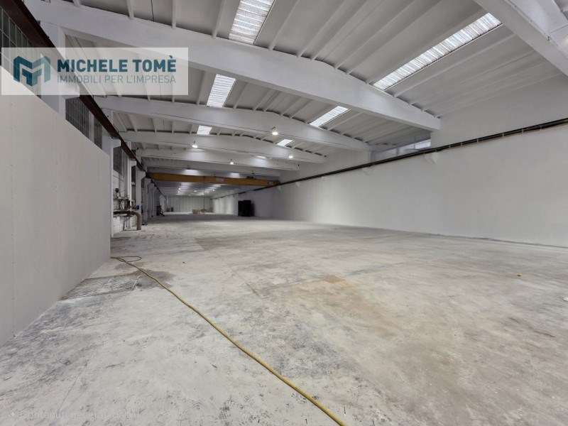 locale commerciale in affitto a Cavaion Veronese in zona Sega