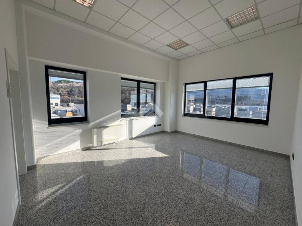 ufficio in affitto a Cavaion Veronese