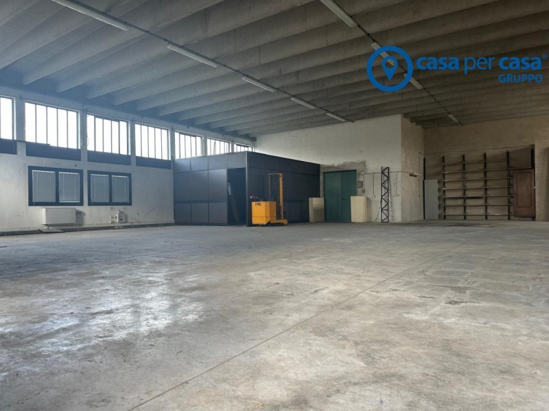 locale commerciale in affitto a Cerea