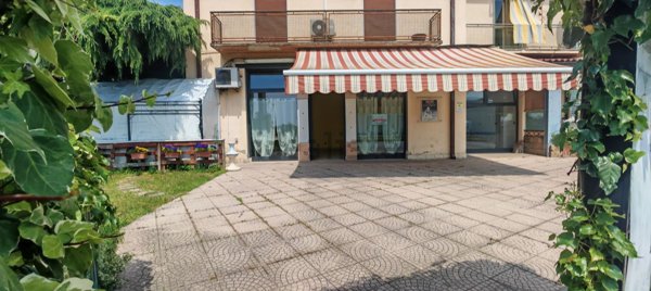 locale commerciale in affitto a Cerea