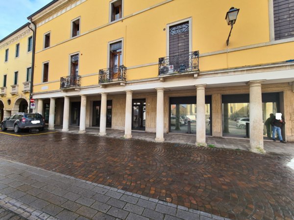 negozio in affitto a Cologna Veneta in zona Sabbion