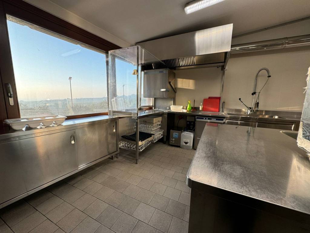 negozio in affitto a Colognola ai Colli