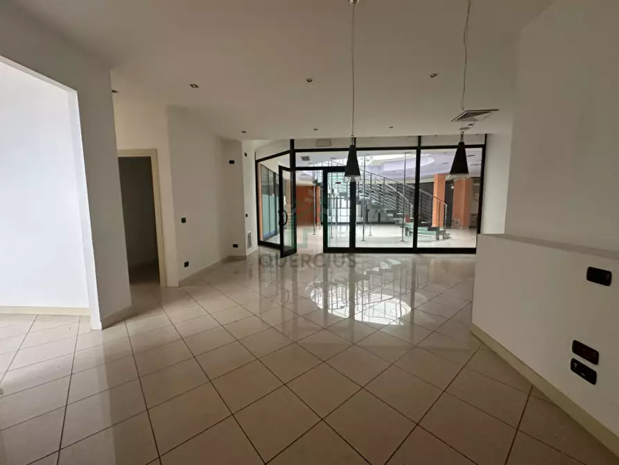 negozio in affitto a Colognola ai Colli in zona Stra