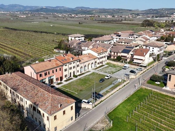 appartamento in affitto a Colognola ai Colli in zona Stra