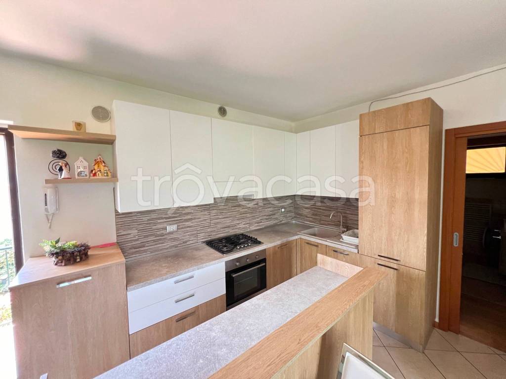 appartamento in affitto a Costermano sul Garda